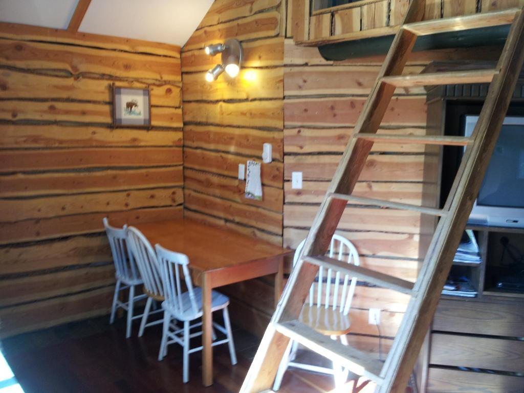 מלון Spillimacheen Steamboat Mountain Chalets חדר תמונה