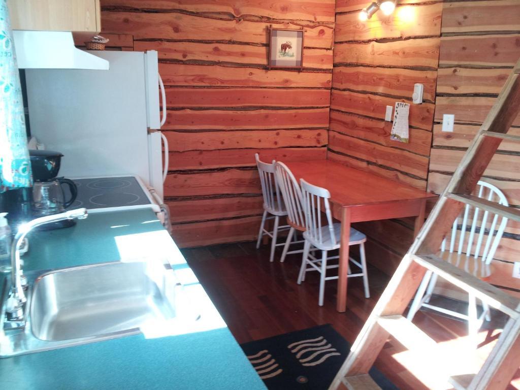 מלון Spillimacheen Steamboat Mountain Chalets חדר תמונה