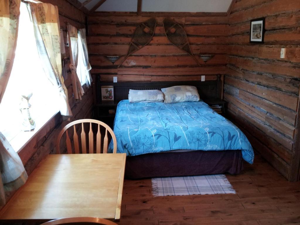 מלון Spillimacheen Steamboat Mountain Chalets חדר תמונה