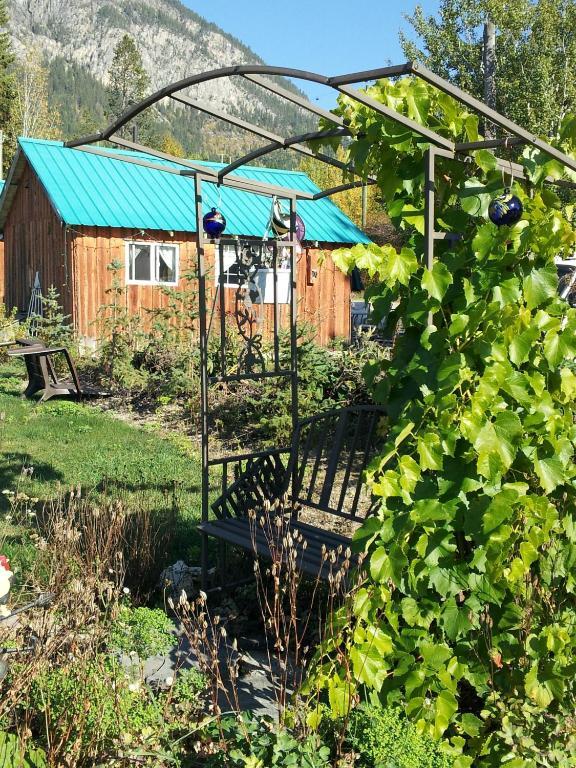 מלון Spillimacheen Steamboat Mountain Chalets מראה חיצוני תמונה