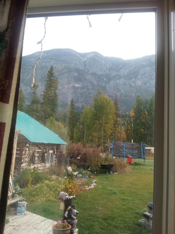מלון Spillimacheen Steamboat Mountain Chalets מראה חיצוני תמונה